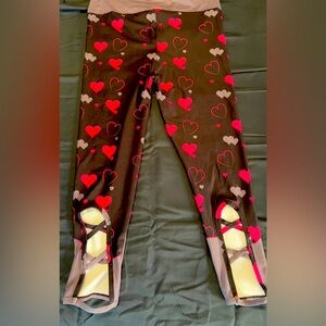 Heart theme Capri leggings with ribbon lace calf area
